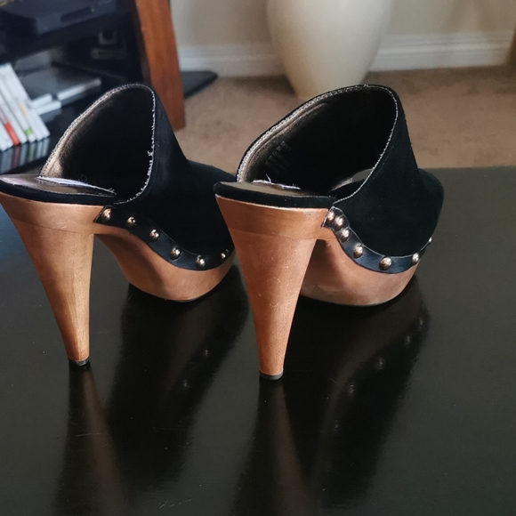 Shoes - Picture 3 of 3